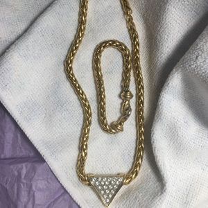 Necklace/pendant/bracelet